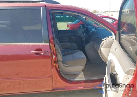 2008 Toyota Sienna Le z USA, uszkodzony, nr VIN 5TDZK23C38S101450